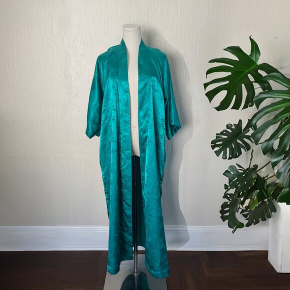 Vintage 1960's Saks Fifth Avenue Kimono-Style Silky Robe GORGEOUS! - Picture 1 of 9